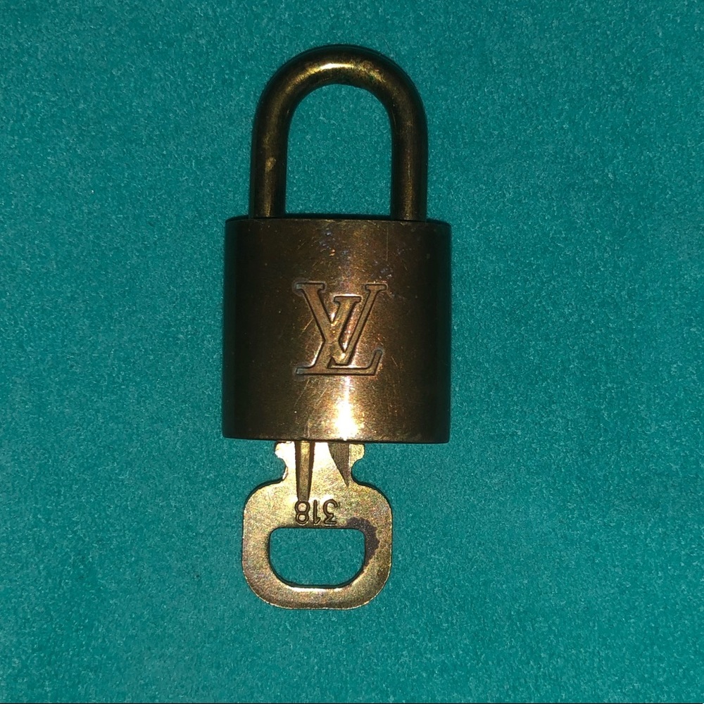 LV lock & key #318 🔐
